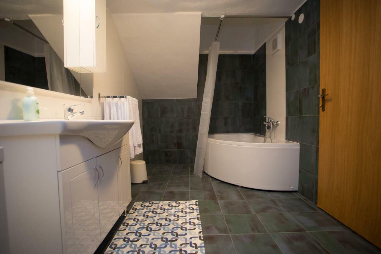 Apartman Girasol Pula Exteriör bild