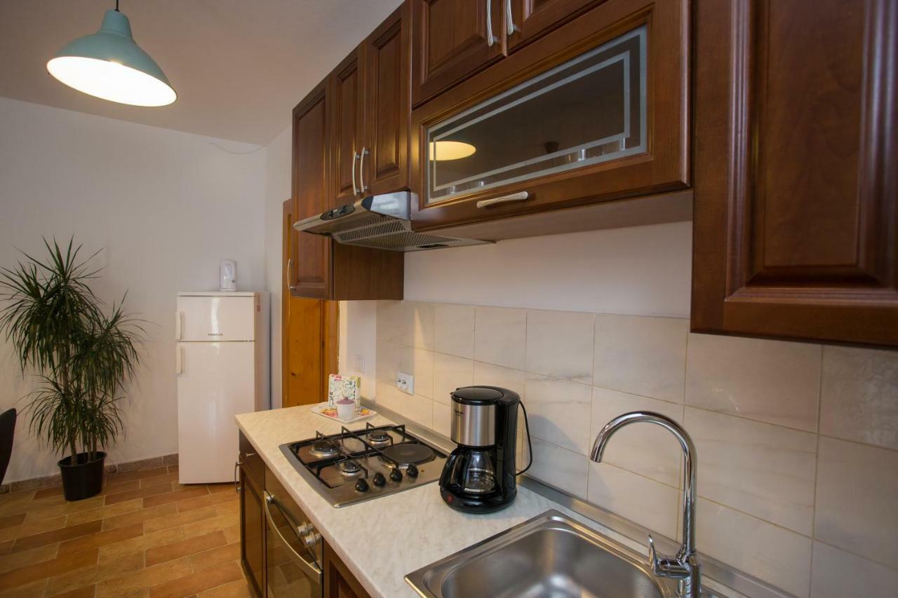Apartman Girasol Pula Exteriör bild