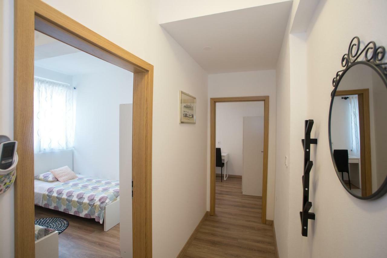 Apartman Girasol Pula Exteriör bild