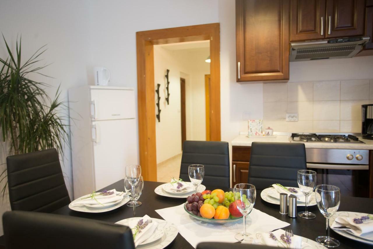 Apartman Girasol Pula Exteriör bild
