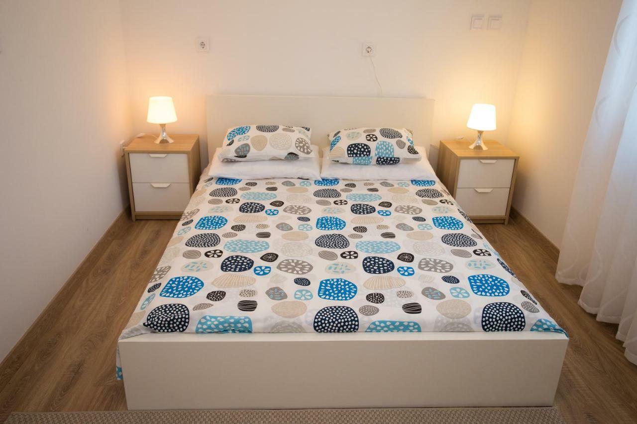 Apartman Girasol Pula Exteriör bild