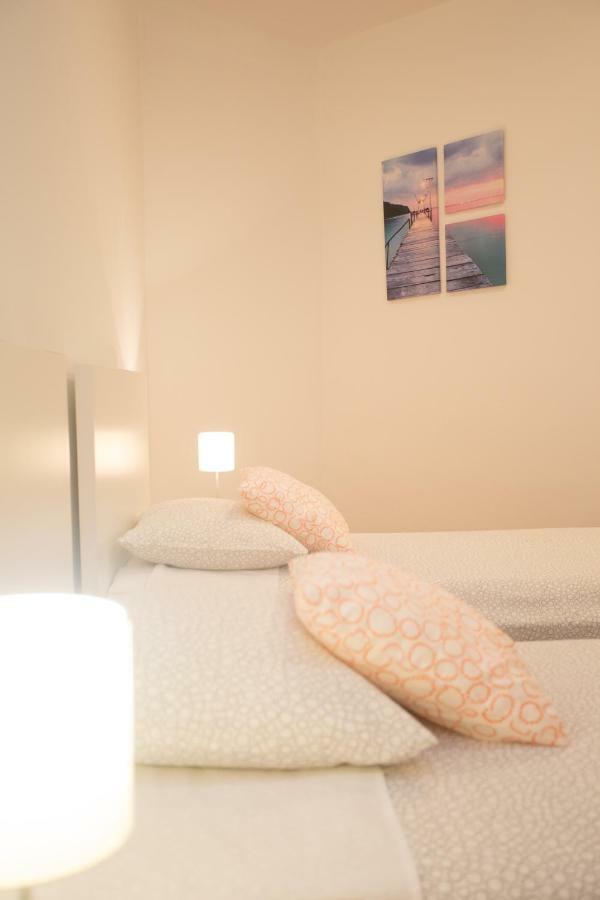 Apartman Girasol Pula Exteriör bild