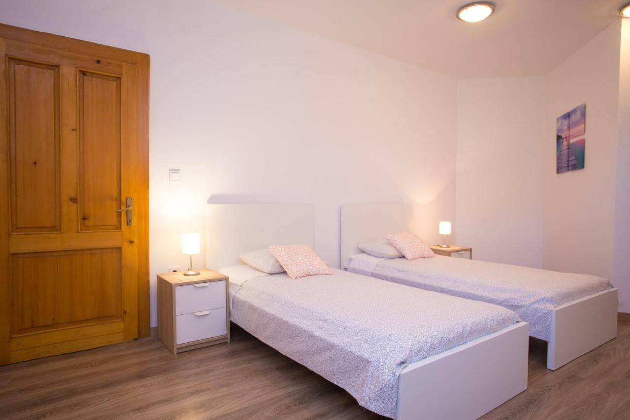 Apartman Girasol Pula Exteriör bild